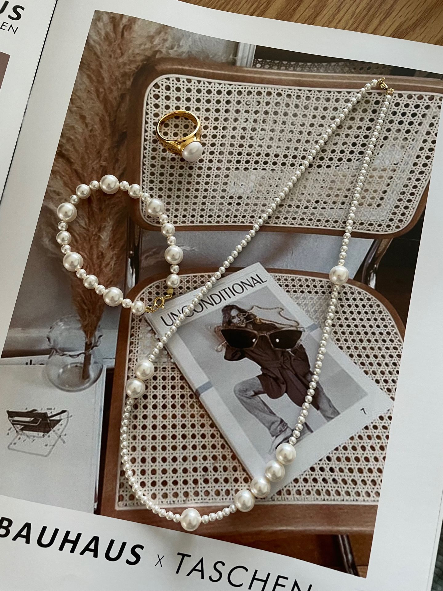 Small-Medium Pearl Necklace