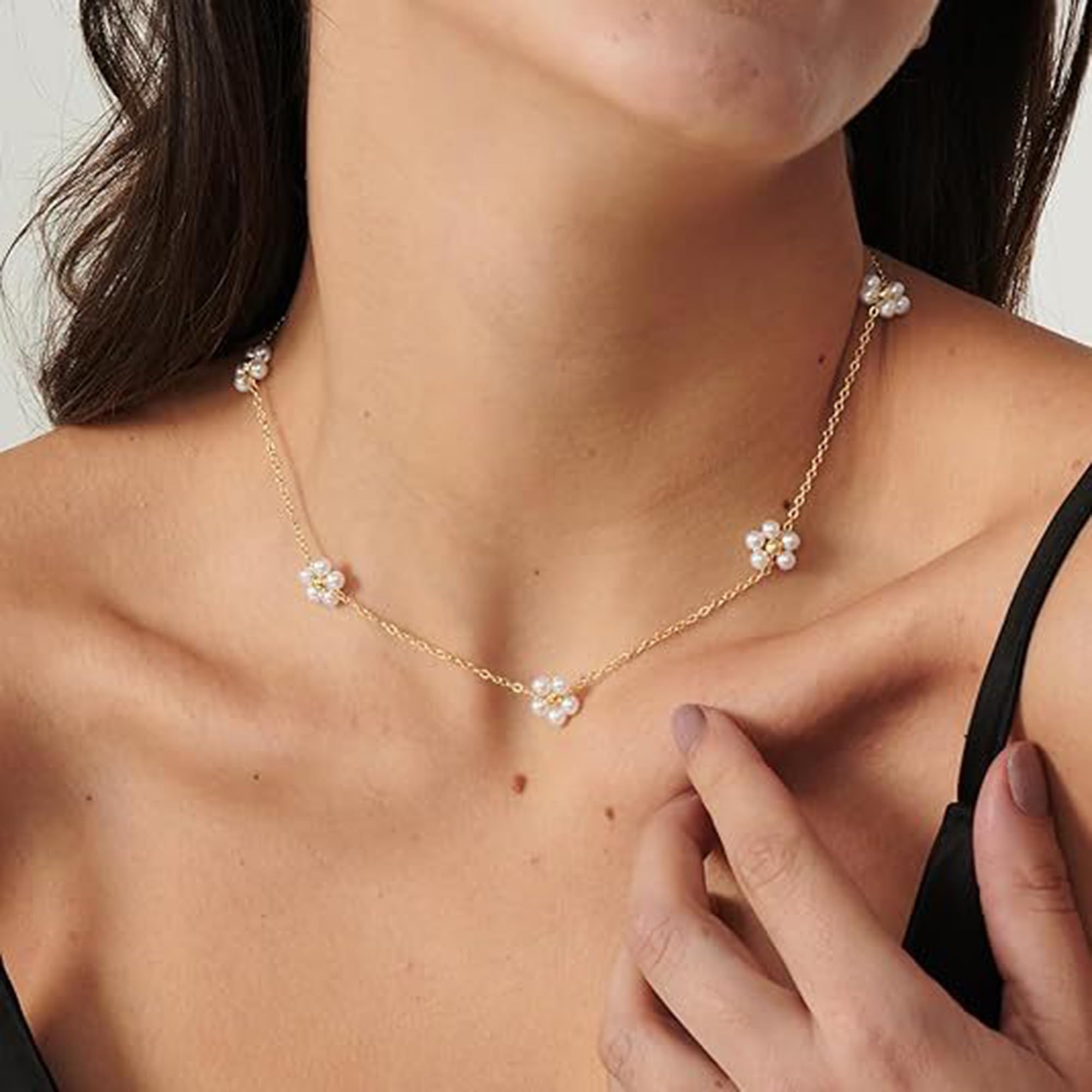 SmileBelle Daisy Pearl Necklace
