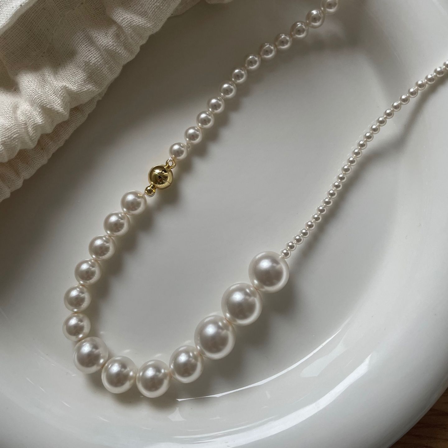 Gold Ball Mixed Bead Magnet Buckle Necklace