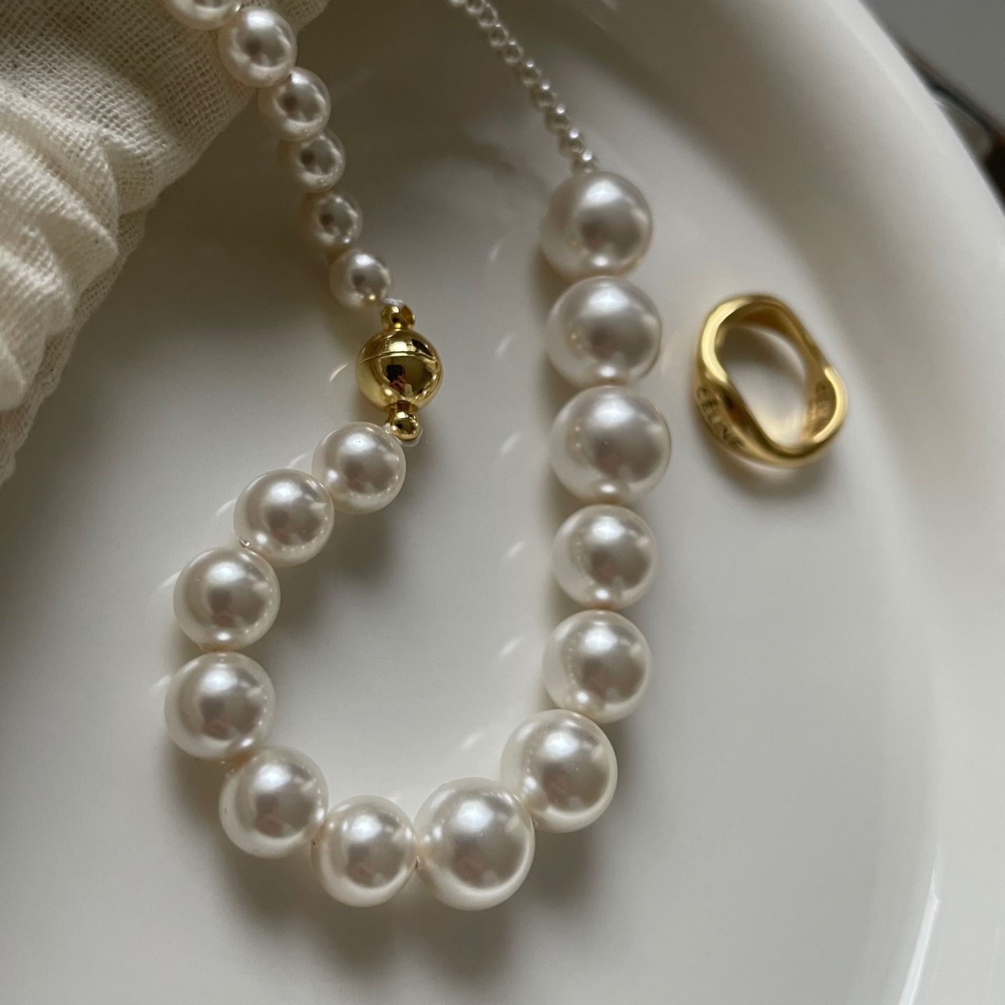 Gold Ball Mixed Bead Magnet Buckle Necklace